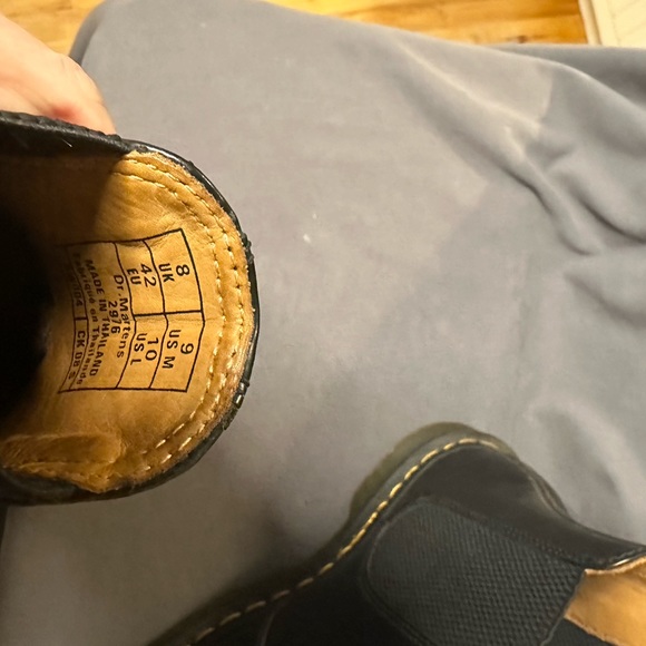 Dr martens Chelsea boot men’s 9 women 10 - Picture 3 of 4